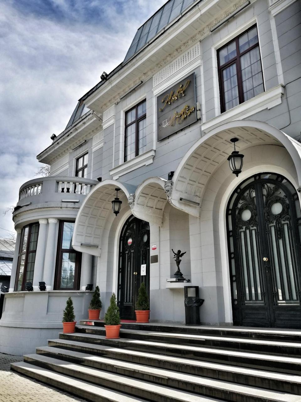 Hotel Angelo D'Oro โปลเยชต์ ภายนอก รูปภาพ